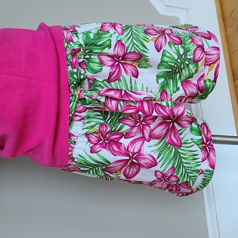 Crown & Ivy Floral Belted Shorts
